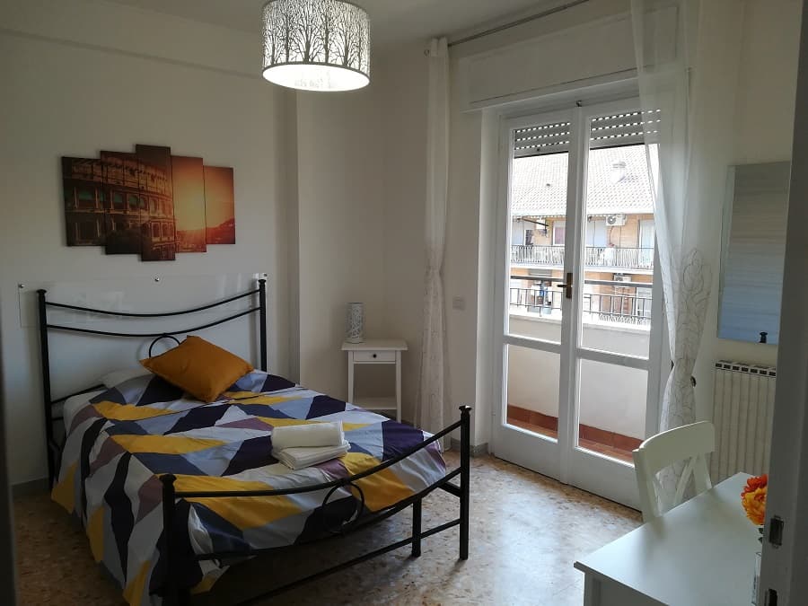 camera singola in appartamento per vacanze a Roma Don Bosco